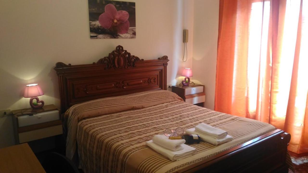 Hotel California Milazzo Exteriör bild