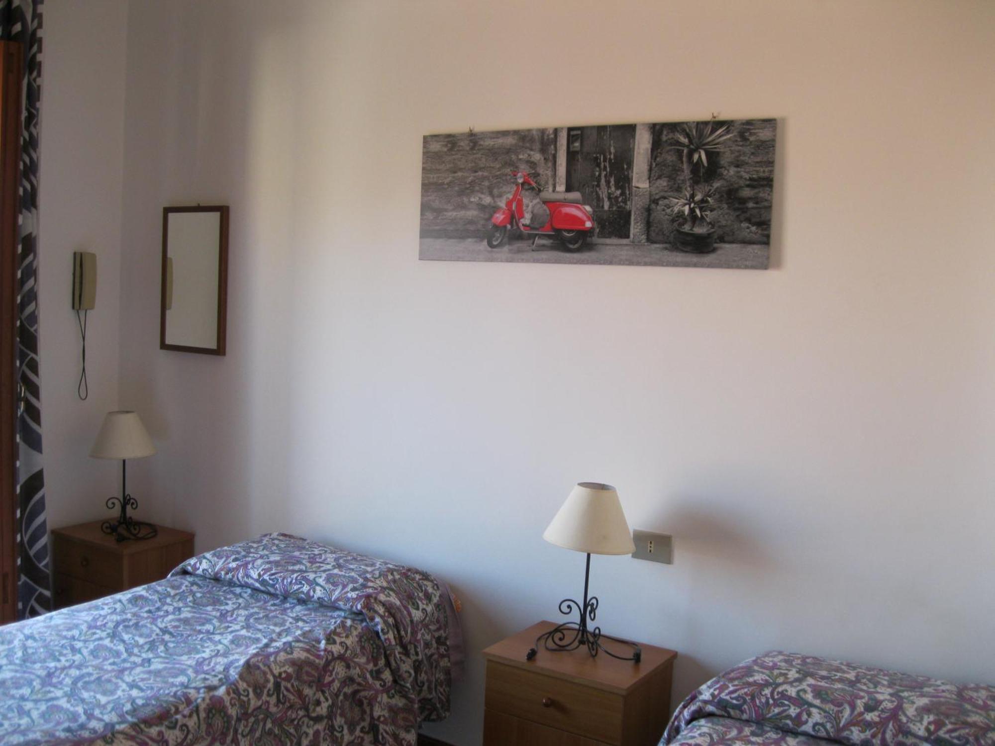 Hotel California Milazzo Rum bild