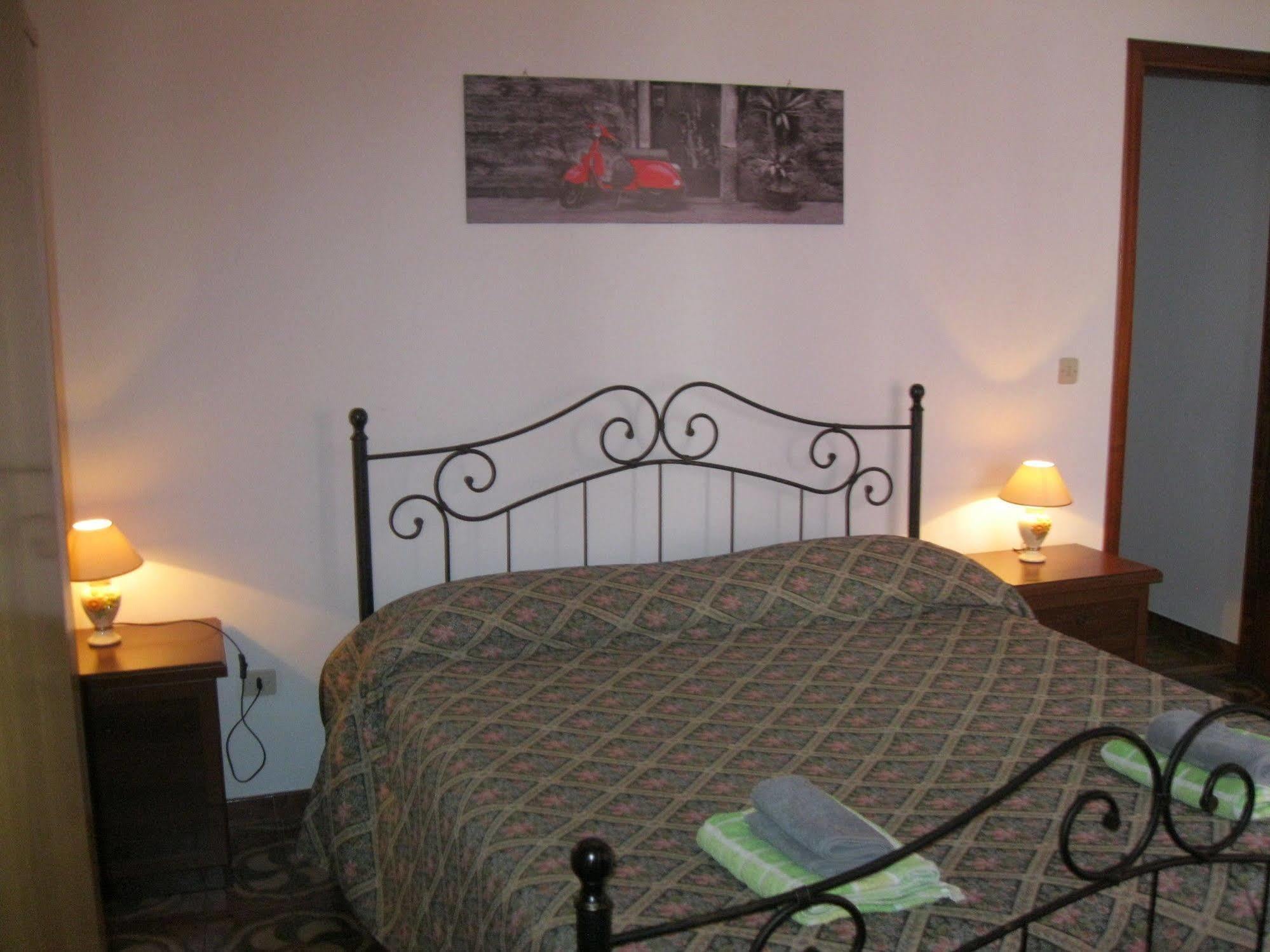 Hotel California Milazzo Exteriör bild